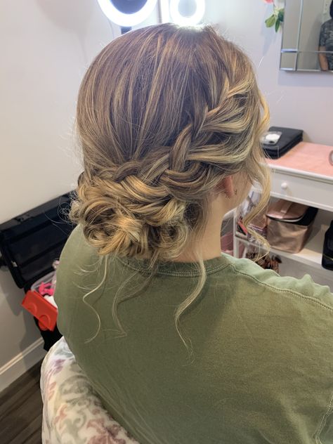 Wedding Hairstyles Updo With Braid Bridesmaid Hair Medium Lengths, Up Dos With Braid, Up Dos For Prom Short Hair, Hair Up Styles For Wedding Guests, Up Do With Braid Bridesmaid, Cute Updos For Wedding, Bridesmaid Hairstyles Plait, Up Do Bridesmaid Hair Braid, Lose Braids Hairstyles Wedding