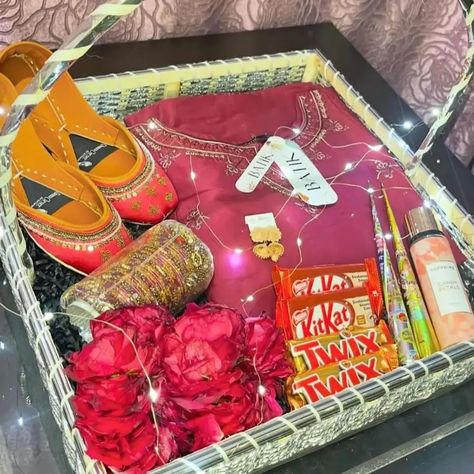 Alhumdulillah delivered customize basket for eid dm for orders and detail ✨️ Eidi Basket For Her, Shaadi Vibes, Hampers Ideas, Fancy Bedroom, Snapchat Streaks, Haldi Outfits, Dress Box, Creative Wedding Gifts, Birthday Hampers