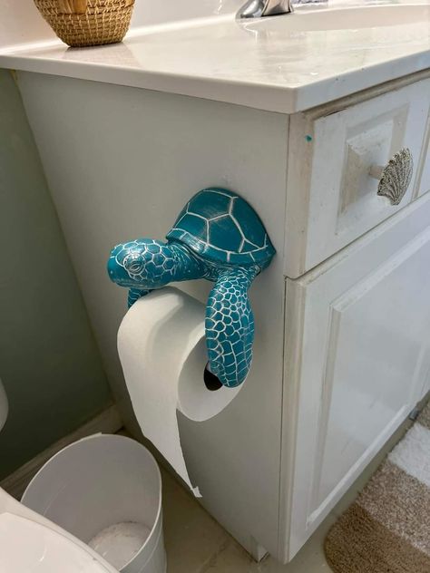 Under The Sea Bathroom Ideas Kids, Underwater Themed Bathroom, Ocean Themed Bathroom Aesthetic, Beach Theme Bathroom Diy, Beach Aesthetic Bathroom, Ocean Themed House, Ocean Bathroom Ideas, Marine Decoration, Sea Themed Bathroom