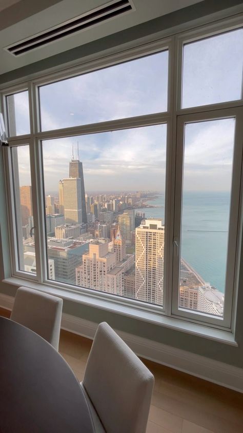 Living In Chicago, Chicago Apartment Aesthetic, Streeterville Chicago, Rich Apartment, Glass Apartment, First Apartment Goals, Apartments Chicago, Chicago Apartments, Chicago Living