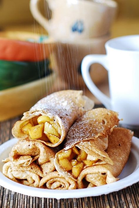 Cinnamon Crepes, Apple Crepes, Best Crepe Recipe, Chicken Crepes, Sweet Crepes Recipe, Fall Recipes Breakfast, Crepe Recipe, Crepes Recipe, Sweet Crepes