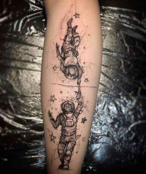 120+ Cool Space Tattoo Ideas - Galaxy, Universe Tattoo Designs - TattoosBoyGirl Diver And Astronaut Tattoo, Mermaid Astronaut Tattoo, Melty Tattoo, Astronaut Diver Tattoo, Deep Sea Diver Tattoo, Diver Tattoos, Space Tattoo Sleeve, Concept Tattoo, Diver Tattoo