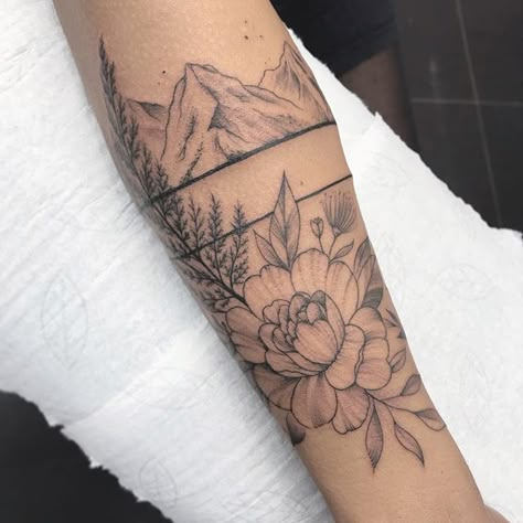 BEKSI (@beksi_tattoos) • Instagram photos and videos 88 Tattoo, Natur Tattoo Arm, Tattoo Family, Woman Tattoo, Floral Tattoo Sleeve, Family Tattoo, Forearm Tattoo Women, Delicate Tattoo, Arm Band Tattoo