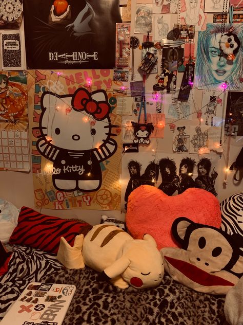 Paul Frank And Hello Kitty, Scene Kid Bedroom Ideas, Hello Kitty Themed Room Y2k, Hello Kitty Room Aesthetic Grunge, Scene Kid Room Ideas, Paul Frank Aesthetic, Bedroom Ideas Y2k Grunge, Y2k Hello Kitty Room, Scene Bedroom Ideas