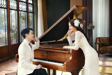 Piano Photoshoot, Piano Wedding, Korea Pre Wedding, Pre Wedding Photography, Indian Wedding Photography Poses, Couple Pose, People Figures, Wedding Studio, Prewedding Photography