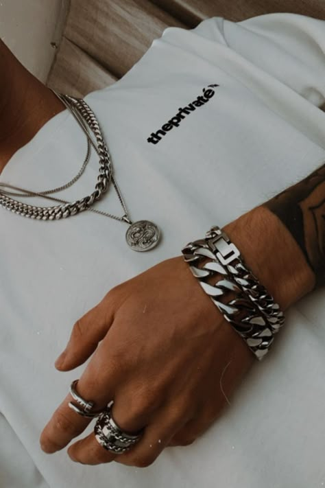 Mens Jewelry Aesthetic, Men Accessories Man Stuff, Chain Necklace Outfit, Accessories Man, Male Accessories, Streetwear Jewelry, Cuban Bracelet, Jewellery For Men, Mens Rings Fashion