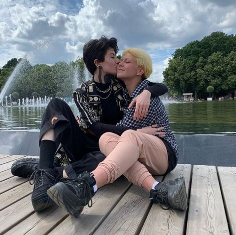 Masc4masc Couple, Masc 4 Masc Lesbian Couple, T4t Couple Art, T4t Couple Mlm Art, T4t Couple Mlm, Ftm Photography, Cute Queer Couples, Same Gender Couples, T4t Mlm