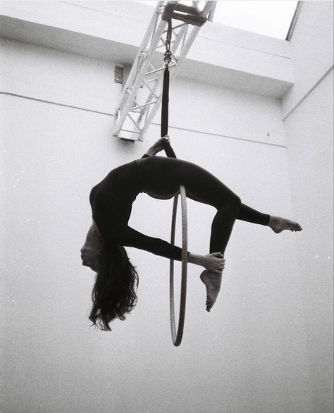 Lyra Hoop Aesthetic, Aerial Silk Aesthetic, Aerial Dance Aesthetic, Aerialist Aesthetic, Acrobat Aesthetic, Aerial Hoop Aesthetic, Aerial Silks Aesthetic, Aerial Hoop Photoshoot, Aerial Aesthetic