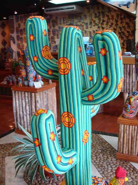 Cactus Paper Mache, Paper Mache Cactus, Cactus Inspiration, Mexican Paper Mache, Cactus Rocks, Cactus Craft, Paper Mache Projects, Frog Crafts, Cactus Diy