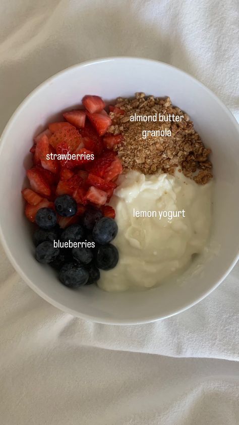 kayla brianne yogurt bowl healthy clean eating food strawberries blueberries lemon almond butter granola Greek Yogurt Recipes Breakfast, Granola Bowls, Yoghurt Granola Bowl, Almond Butter Granola, Granola Yogurt Bowl Breakfast Recipes, Granola Bowl, Aesthetic Granola Bowl, Yogurt Bowls, Healthy Breakfast Bowls