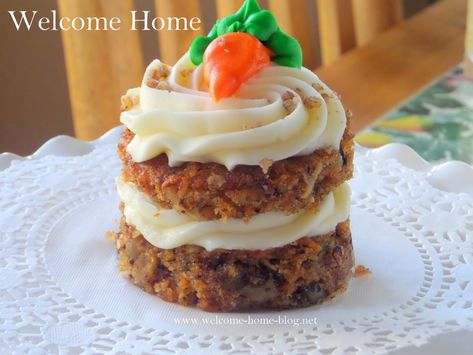 Individual Carrot Cake Desserts, Spring Mini Cakes, Individual Birthday Cakes Ideas, Easter Mini Cakes, Individual Carrot Cake, Mini Negocios Ideas, Mini Carrot Cakes, Mini Carrot Cake, Carrot Cakes