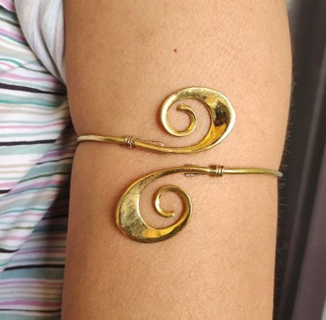 Upper Arm Cuff Arm Band Spiral Handmade Made of Brass, Jewelry - Etsy Arm Bands Jewellery, Gold Earthy Jewelry, Earthy Gold Jewelry, Arm Cuff Jewelry, Gold Arm Cuff, Upper Arm Cuff, 00s Mode, Upper Arm Cuffs, Brass Jewellery