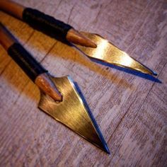 Picture of How to Make a Batch of DIY Arrowheads Archery Bows, Archery Equipment, Traditional Archery, Bow Arrows, Emergency Prepping, Survival Food, Wilderness Survival, Survival Tools, Crossbow