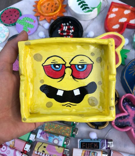 Custom Ashtray Clay, Clay Art Design, Spongebob Clay Tray, Ash Trey Ideas Clay, Home Made Ashtray, Clay Ashtrays Diy, How To Make Ashtrays, Clay Ashtray Ideas For Men, Ash Tray Ideas Clay