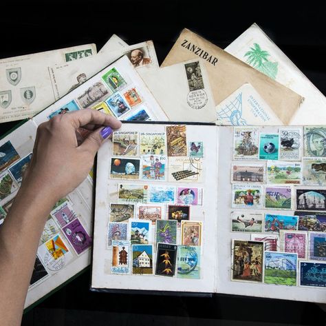 Postage Stamp Collecting, طوابع بريد, Money Collection, Old Stamps, Rare Stamps, Star Comics, Stamp Collection, Star Wars Poster, Vintage Barbie Dolls