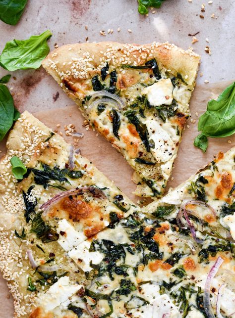 Spinach & Feta White Pizza - Honeyed Sundays Feta Pizza, Steak Pizza, Spinach Pizza, Garlic Cream Sauce, Spinach Feta, White Pizza, Gourmet Pizza, Pizza Sauce Homemade, Pizza Recipes Homemade