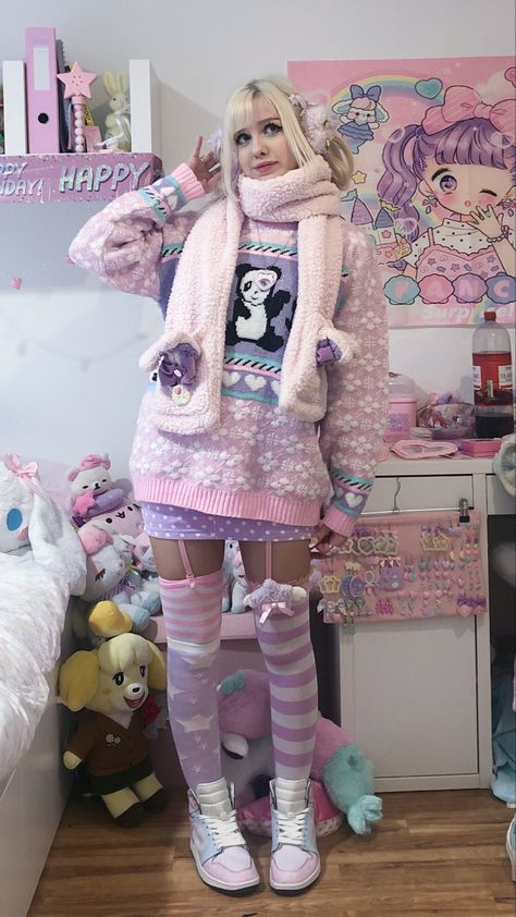 Yumekawa Fashion, Yami Kawaii Outfit Ideas, Pastel Kidcore Outfits, Kawaii Clothes Outfits, Yami Kawaii Outfit, Decora Fashion Outfits, Japanese Kawaii Fashion, Cute Kawaii Outfits, Fairy Kei Fashion