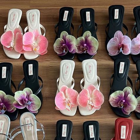 𝑳𝒐𝒗𝒆 𝒃𝒖𝒈 🐞 on Instagram: "So in love with this!!🐞😍" Heels With Flowers, Luxury Elegant Flower Sandals, Orchid Heels, Elegant Flower-shaped Party Sandals, Elegant Flower-shaped Sandals With Heel Strap, Pink Flower-shaped Sandals For Summer, Cute Uggs, Flower Heels, Pretty Heels