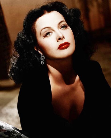 Daria 💎 on Instagram: “‘I am not ashamed to say that no man I ever met was my father's equal, and I never loved any other man as much.’ - Hedy Lamarr ✨ Follow…” Hady Lamarr, Vampire Coven, Klasik Hollywood, Hedy Lamarr, Old Hollywood Actresses, Classic Hollywood Glamour, Hollywood Makeup, Vintage Hollywood Glamour, Charles Bronson