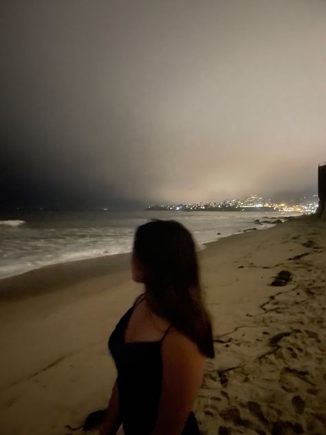 #nightlife #beach #midnight #beachphotoshoot #blurry #instagram #photoinspiration Night At Beach Photos, Aesthetic Beach Pics At Night, Beach At Night Poses, Night Pics Beach, Night At Beach Aesthetic, Night Beach Photo Shoot, Night Beach Instagram Pictures, Beach Night Photography, Beach Poses At Night