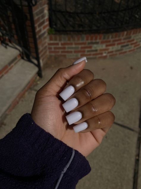 Short Square Off White Nails, Short White Design Acrylic Nails, Cute White Nail Ideas Short, Plan White Nails, Short Nails White Acrylic, Short Acrylic White Nails, Short Square Acrylic Nails White Glitter, White Shirt Acrylic Nails, Short Nails Acrylic White