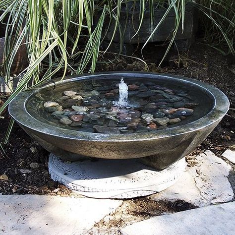 Mirror Fountain, Diy Solar Fountain, Concrete Fountains, Fountain Ideas, Fountains Backyard, Outdoor Sanctuary, Backyard Water Feature, Fountain Design, Solar Fountain