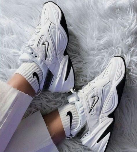 Nike Mk2 Tekno Outfit, Trendy Shoes 2022, Nike Techno, Nike Mk2, Nike Basket, Flat Shoes Outfit, Nike M2k, Shoes 2022, Trendy Shoes Sneakers