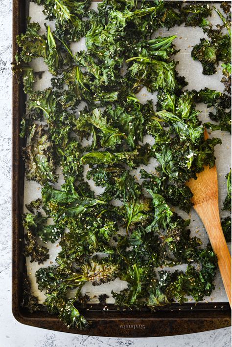 Oven Roasted Kale and Chickpeas - The Fresh Find Kale Oven Roasted, Oven Roasted Kale, Roast Kale, Roasted Kale Recipes, Kale Snacks, Kale And Chickpeas, Roasted Kale Chips, Black Rice Salad, Roasted Kale