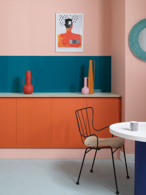 Pantone Colour of the Year 2024 Peach Fuzz kitchen tone and alusplash totally teal kitchen splashback Peach And Blue Kitchen, Peach Fuzz Interior Design, Colour Trends 2024 Interior, 2024 Color Trends Home Interior, Interior Trends 2024, Interior Design Trends 2024, 2024 Colour Trends, Colour Trends 2024, Bus Colour