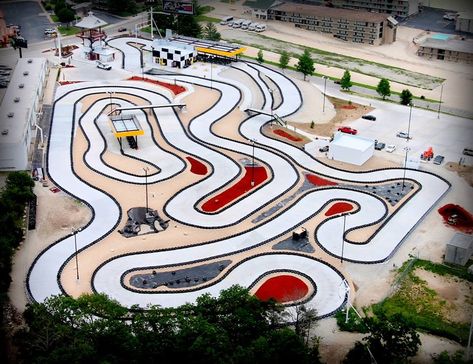 Fast Go Karts, Go Kart Track, Track Aesthetic, Go Kart Tracks, Sport Center, Indoor Track, Go Kart Racing, Diy Go Kart, Dirt Bike Girl