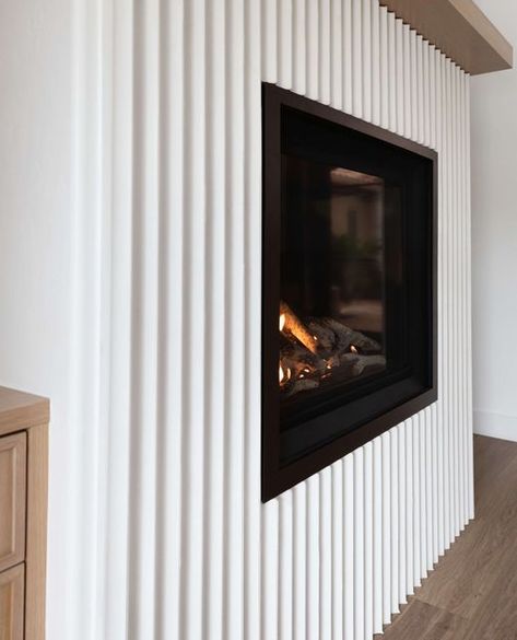 Fireplaces Modern Farmhouse, Fluted Media Wall, White Fluted Fireplace, Flute Fireplace, Fluted Wood Fireplace Wall, Fluted Stone Fireplace, Diy Fluted Fireplace, Fluted Marble Fireplace, Fluted Tile Fireplace