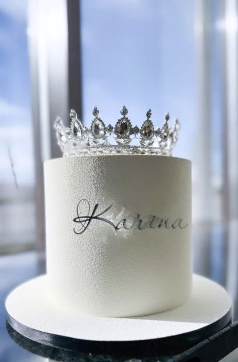 Silver Cake Ideas, Silver Birthday Cake, 25th Bday, Queen Cakes, Birthday Cakes For Teens, Wedding Cake Tops, Silver Cake, Wallpaper Iphone Love, Creative Birthday Cakes