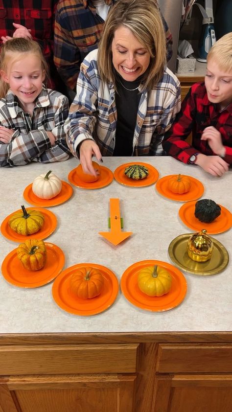 Halloween Carnival Games, Thanksgiving Family Games, Fun Holiday Games, Fun Family Christmas Games, Thanksgiving Games For Kids, Office Party Games, Halloween Sensory, Fall Games, Minute To Win It Games