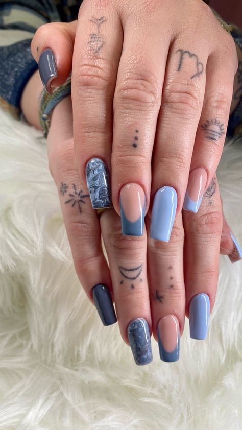 Blue grey nails💙 Slate Blue Acrylic Nails, Blue Grey Nails Acrylic, Blue And Grey Nails Designs, Jean Blue Nails, Blueish Gray Nails, Dusty Blue Nail Designs, Slate Blue Nails Design, Light Blue Grey Nails, Blue Gray Nails Design