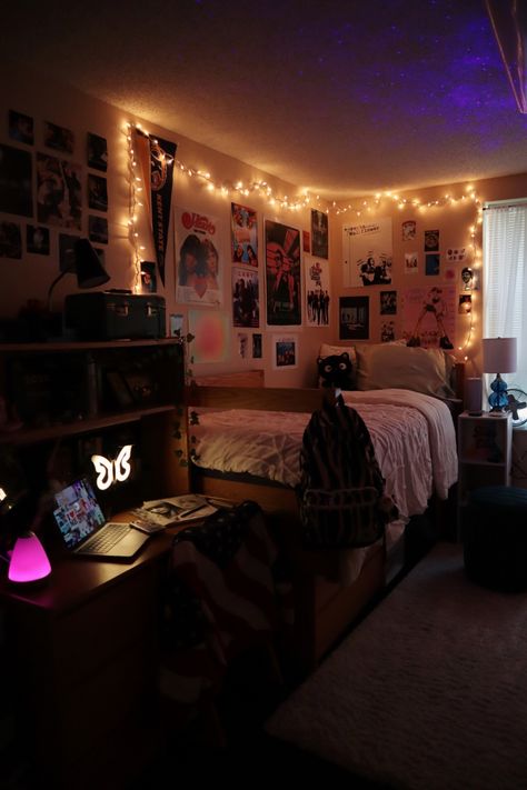 dorm room decor, cool dorm rooms, college dorm, college dorm ideas, dorm room ideas Dark Color Dorm Room Ideas, Dorm Room Dark Aesthetic, Dorm Room Ideas Goth, Dark Aesthetic Dorm Room Ideas, Alternative Dorm Room Ideas, Emo Dorm Room Ideas, Sjsu Dorm, College Dorm Aesthetic Grunge, Alt College Dorm