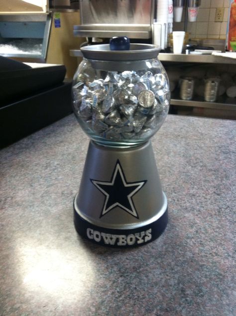 Dallas Cowboys Clay Pot Candy Jar Dallas Cowboy Crafts Diy Ideas, Flower Pot Candy Jar, Dallas Cowboys Cricut Projects, Diy Dallas Cowboys Decor, Dallas Cowboys Diy Crafts Ideas, Diy Dallas Cowboys Gifts, Dallas Cowboys Party Ideas, Cowboys Candy, Clay Pot Candy Jar