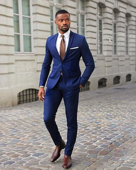 Blue Suit Outfit, Navy Blue Suit Men, Mens Navy Suit, Men Suits Blue, Black Men Suits, Dark Blue Suit, Stylish Mens Suits, Suit Combinations, Modern Suits