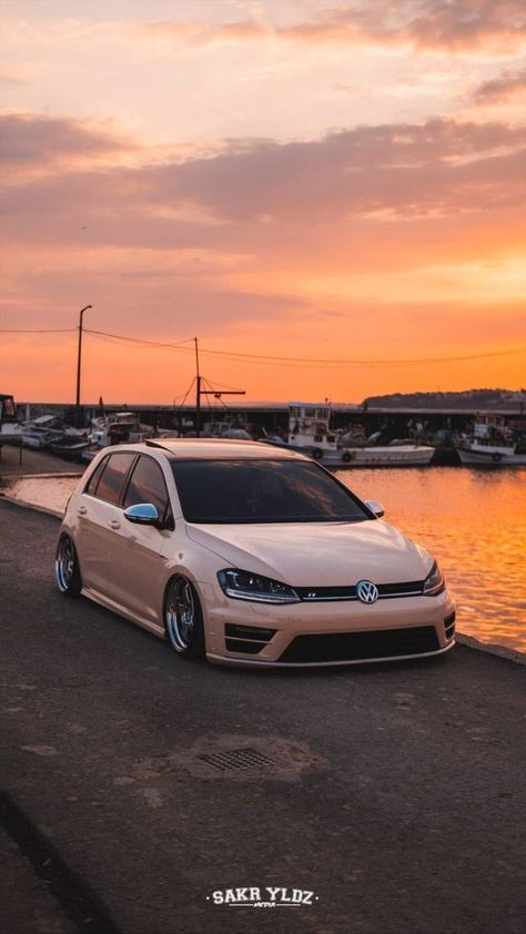 Vw Golf Wallpaper, Golf Wallpaper, Scirocco Volkswagen, Vw Golf R Mk7, Gti Car, B13 Nissan, Van Volkswagen, Jetta Gti, Gti Mk7