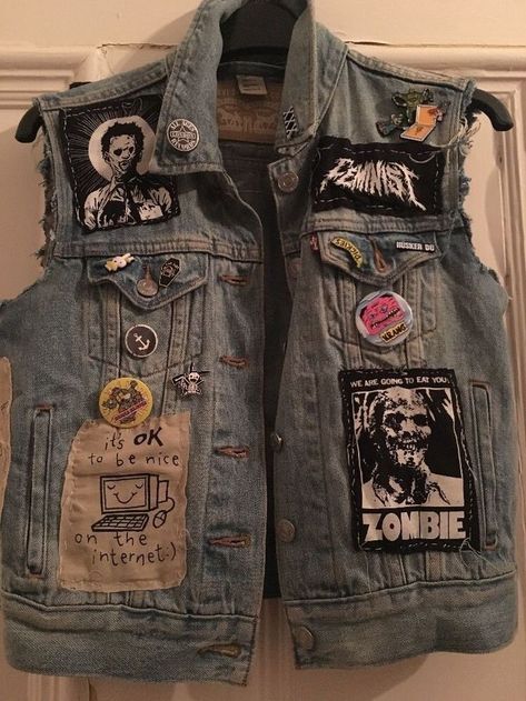 Battle Vest Punk, Battle Jacket Outfit, Battle Vest Outfit, Battle Jacket Back Patch, Battle Jacket Metal, Battle Jacket Ideas, Patch Jacket Ideas, Punk Jacket Diy, Punk Battle Jacket