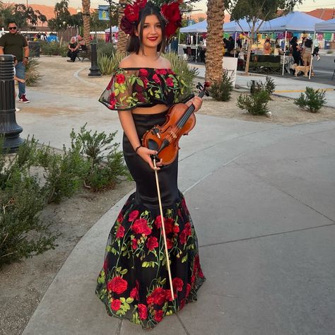 Taffeta Fabric Stretch Mexican Two Piece Dress, Mexican Mermaid Dress, Mexico Clothes Traditional, Mexican Dresses Traditional Embroidery, Mexican Inspired Outfit Women, 1920s Mexican Fashion, Female Mariachi Outfit, Flocorico Dresses, Dia De Los Muertos Dresses For Women