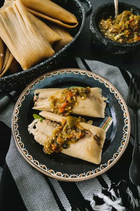 Green Chile Tamales Recipe, Instant Pot Tamales, Pork Green Chile, Making Tamales, Apartment Recipes, Mexican Tamales, Recetas Salvadorenas, Recetas Puertorriqueñas, Tamale Recipe