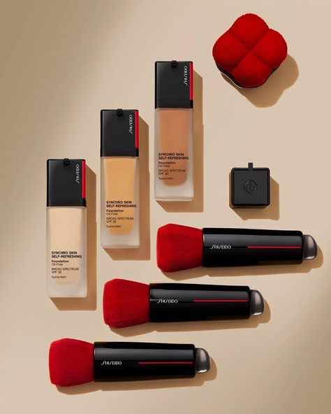 Shiseido Synchro Skin, Shiseido Makeup, Product Photography Inspiration, Iconic Beauty, Make Up Brush, Gel Tips, Photography Board, Face Brush, Beauty Icons