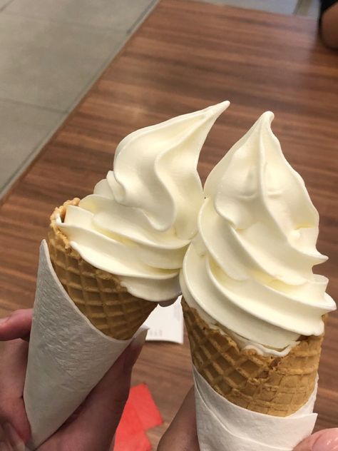 Dessert Ice Cream, Yummy Ice Cream, Food Babe, Yummy Comfort Food, Ice Creams, Food Dessert, Food Obsession, Cafe Food, Interesting Food Recipes