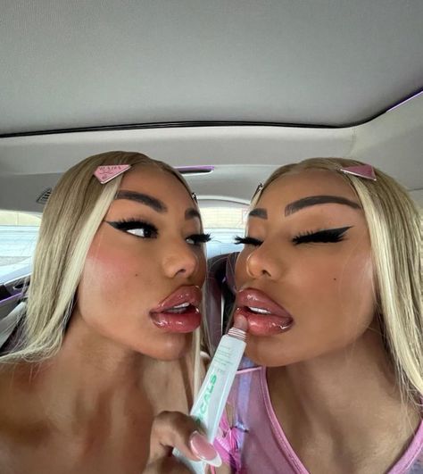 ✰ on X: "https://t.co/w7AADP3c6Q" / X Clermont Twins, American Girl Doll Hairstyles, Bad Girls Club, Pin Up Outfits, Girl Swag, Baddie Hairstyles, Friends Poses, Pretty Selfies, Friends Photography