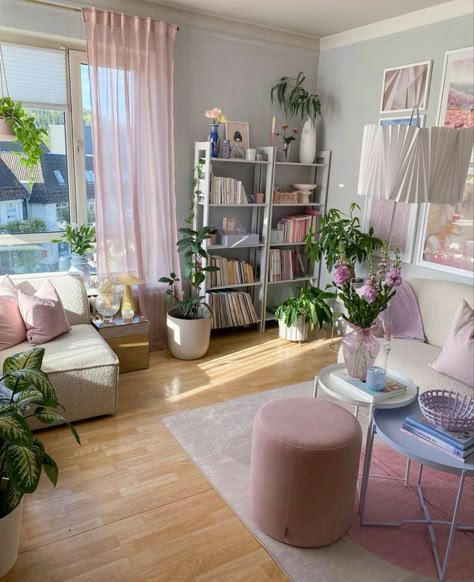 Dream home Living Room Danish Pastel, Pink As A Neutral, Light Airy Colorful Living Room, Cute Home Interior Design, Princesscore Living Room, One Window Bedroom, Girly Decor Apartment, Pink Aesthetic Living Room, Shabby Living Room