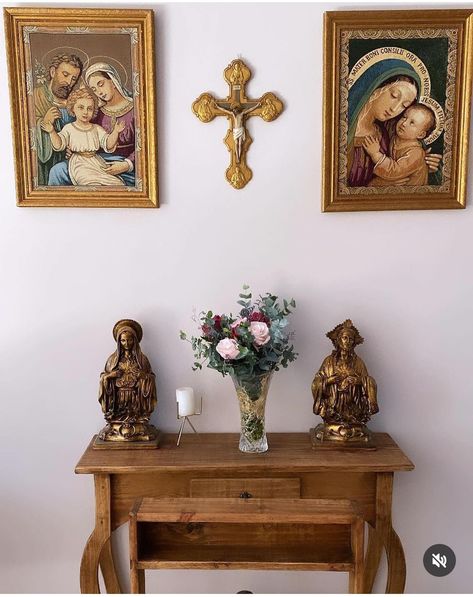 Catholic House Decor, Alter Design For Home Catholic, Catholic Altar Home Ideas, Home Altar Catholic Beautiful, Catholic Prayer Corner, Guadalupe Core, Modern Altar, Catholic Home Altar, Catholic Design