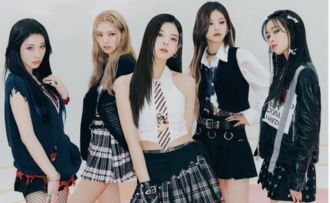 Punk Rock Fashion, Stage Costume, Kpop Outfits, Rock Style, Preppy Style, Concert Outfit, South Korean Girls, K Pop, Kpop Girls