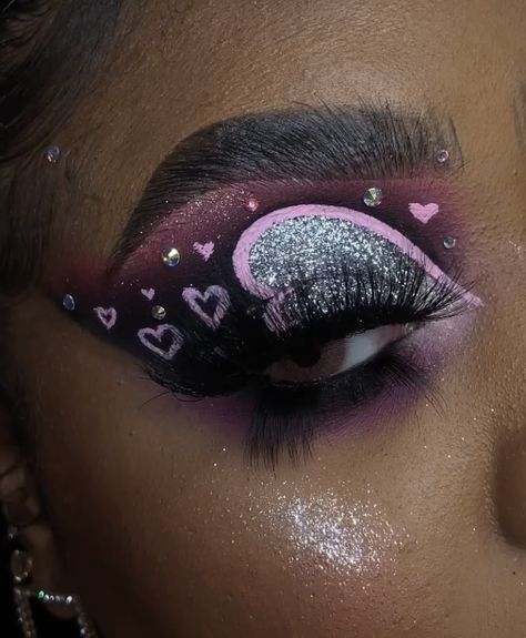 Valentine Day Eyeshadow Looks, Valentines Day Eyeliner, Valentines Day Eye Makeup, Valentine’s Day Make Up, Valentine’s Day Make Up Looks, Valentines Day Makeup Creative, Valentines Eye Makeup, Vday Makeup, Extraordinary Makeup