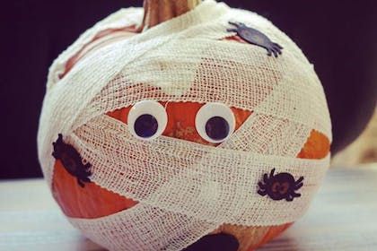 Pumkin Decoration, Halloween Pumpkin Crafts, Pumpkin Decorating Ideas, Creative Pumpkin Painting, Creative Pumpkin Decorating, Dekorasi Halloween, Pumkin Carving, No Carve Pumpkin Decorating, Pumpkin Decorating Contest