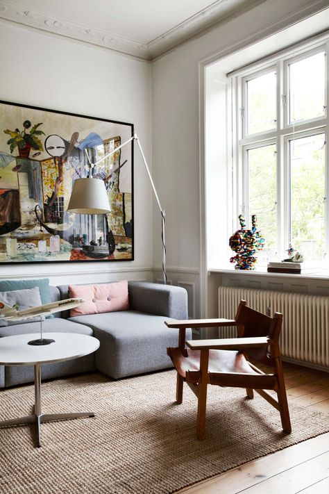 The Beautiful Copenhagen Home of a Vintage Scandinavian Design Collector Scandinavian Home Interiors, Scandinavian Design Living Room, Scandi Decor, Nordic Living Room, Scandi Design, Vintage Scandinavian, Living Room Scandinavian, Scandinavian Interior Design, Scandinavian Furniture